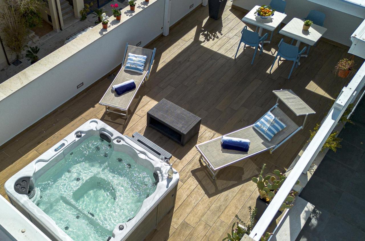 Acquaro Jacuzzi Pensión